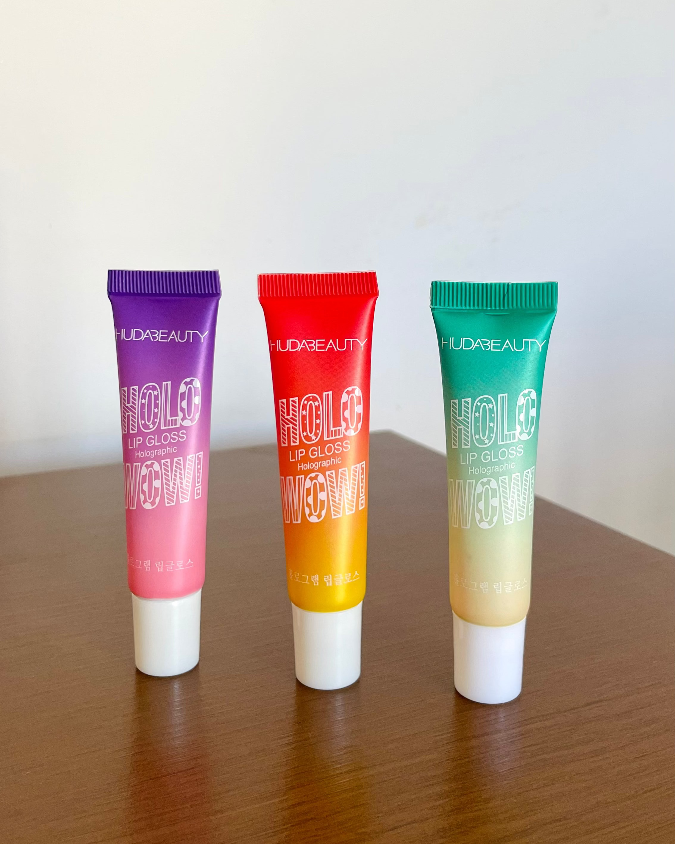 Gloss holographic HUDABEAUTY